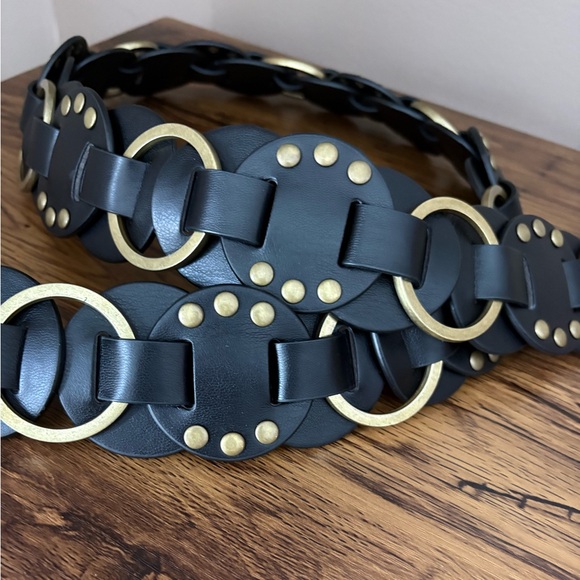 NWT House of Harlow 1960 disc-linked leather belt Black with Gold Hardware